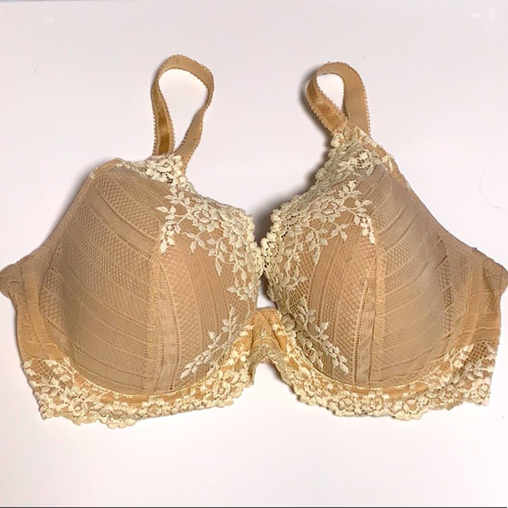 Walcoal Embrace Lace 34DD, EUC NUDE COLOR W/ ivory lace